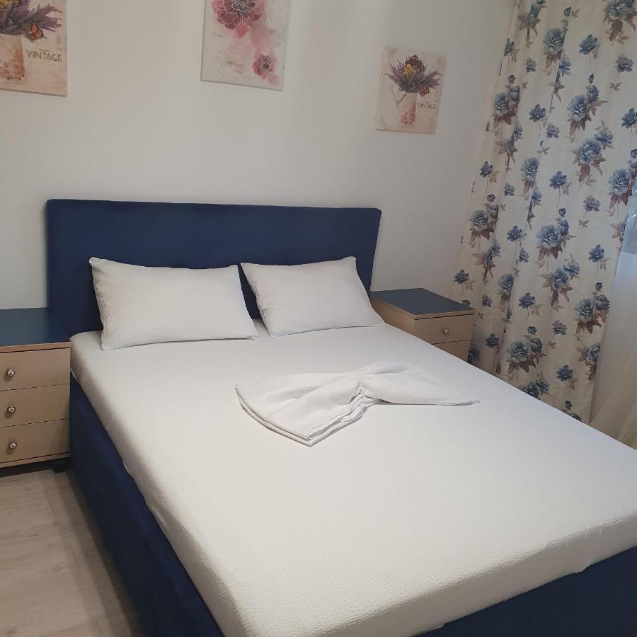 Appartamento Sendy Orşova Esterno foto