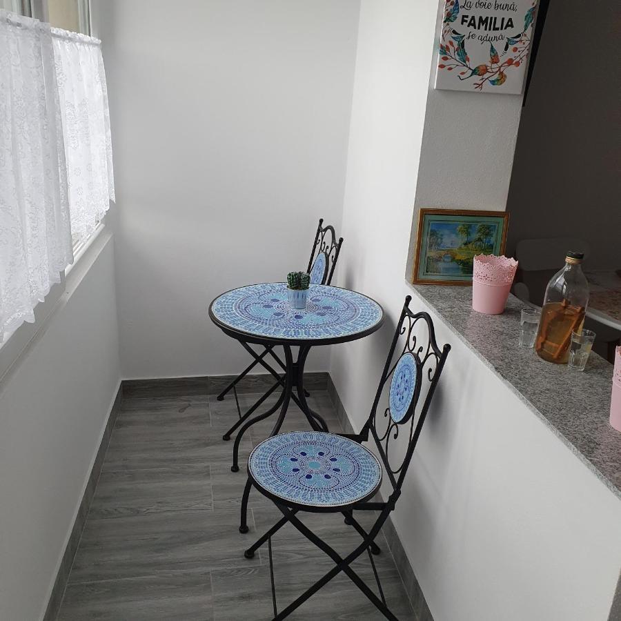 Appartamento Sendy Orşova Esterno foto